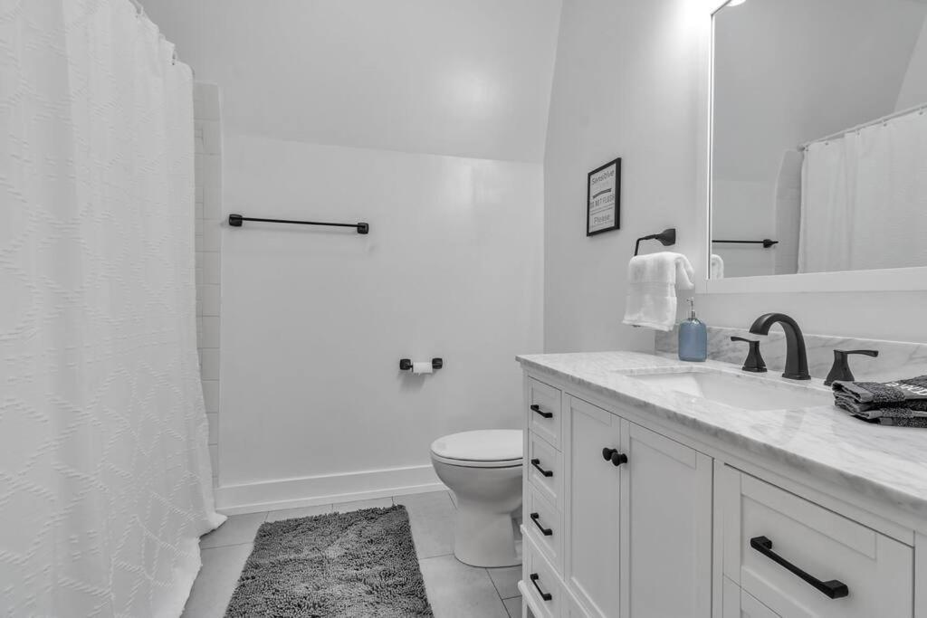 버펄로 Carriage House Loft - King Bed And Garage Parking 아파트 외부 사진
