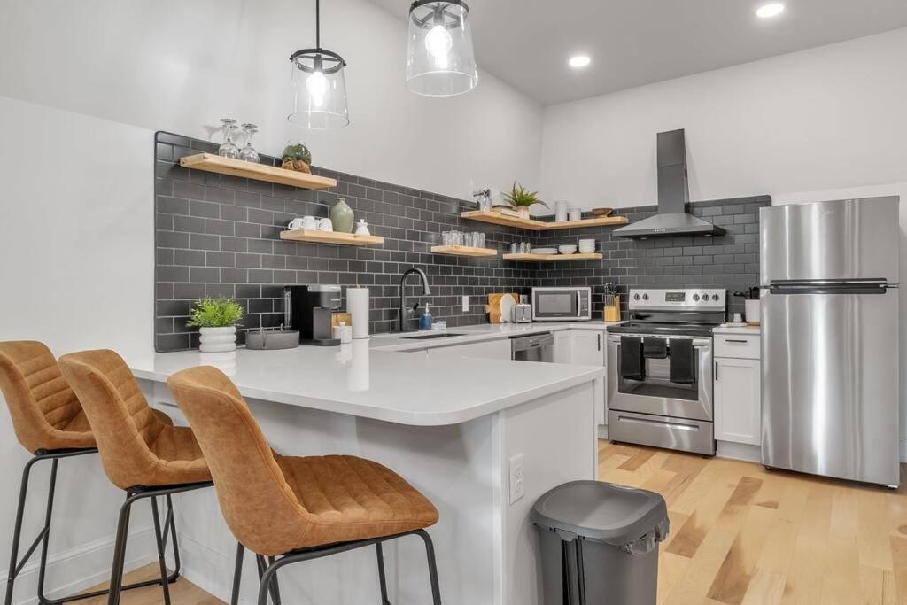 버펄로 Carriage House Loft - King Bed And Garage Parking 아파트 외부 사진